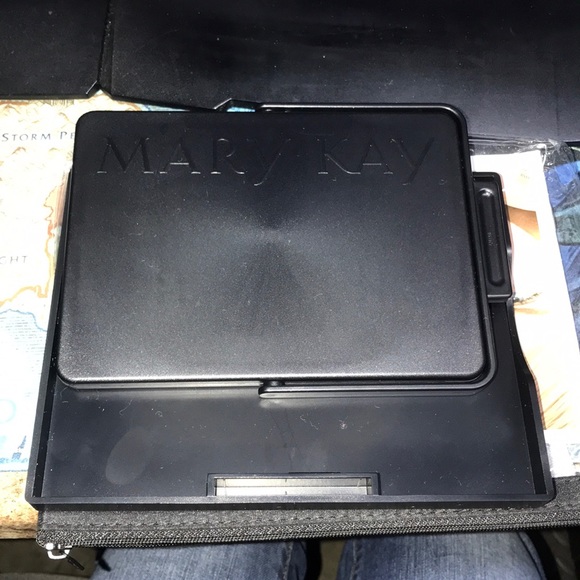 Mary Kay New mirrored stand in clear zippered bag - Picture 2 of 4